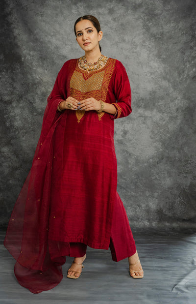 RED KURTA SET