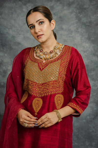 RED KURTA SET