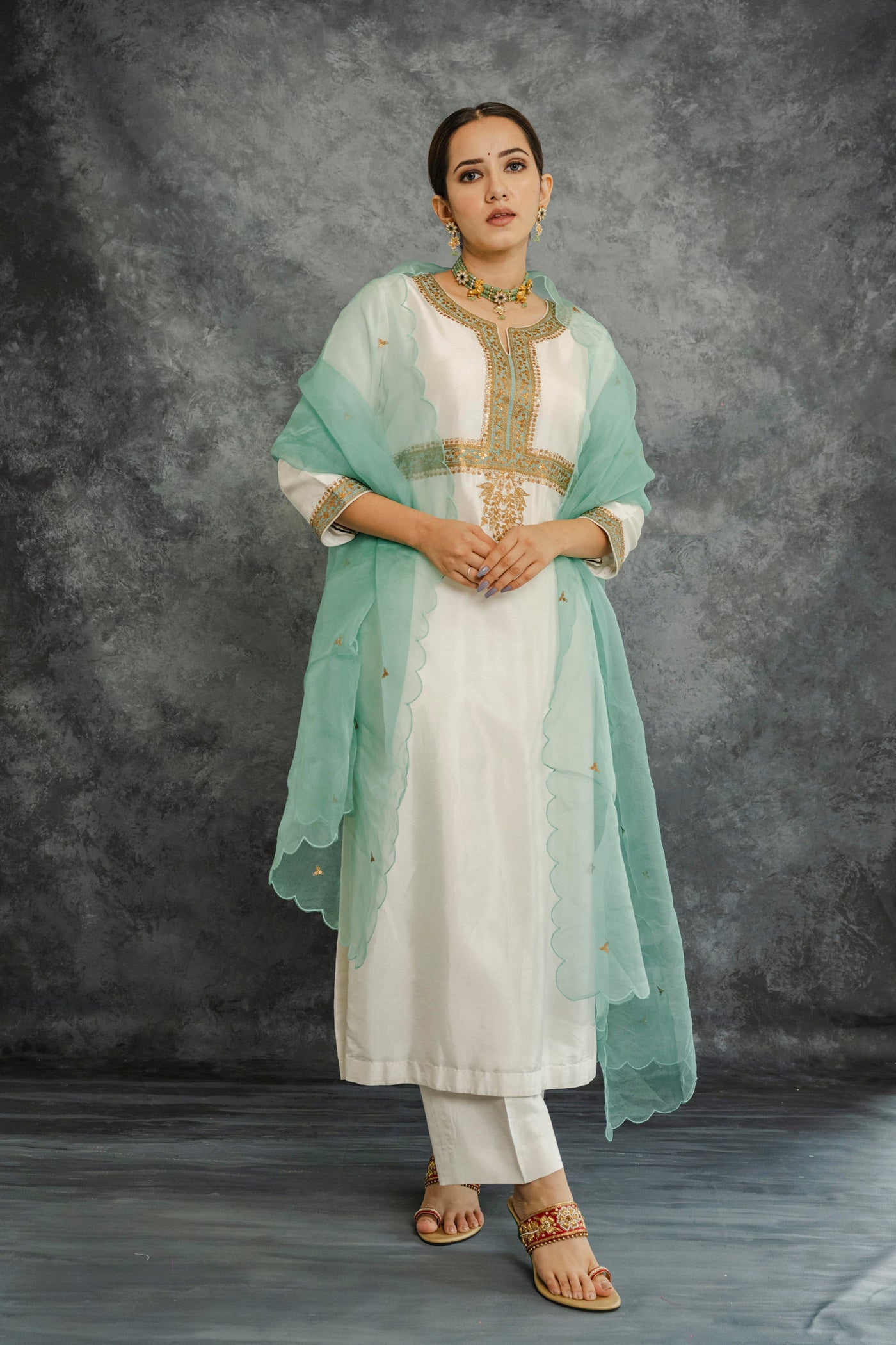 WHITE KURTA SET