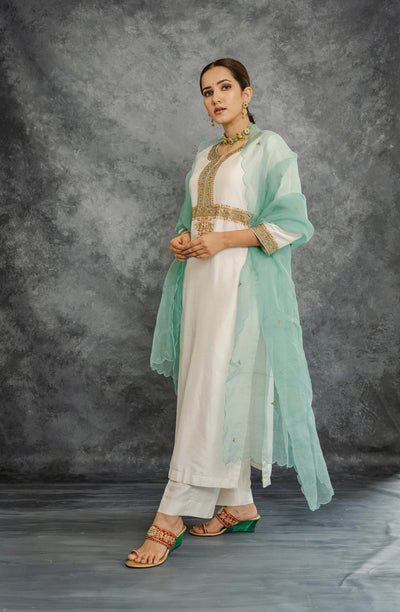 WHITE KURTA SET
