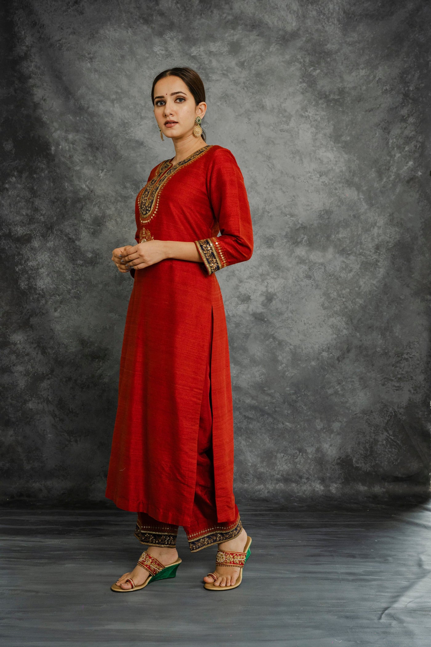 RED KURTA SET
