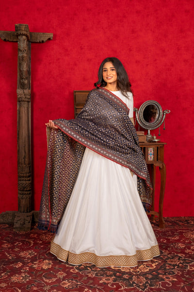 WHITE LEHENGA SET